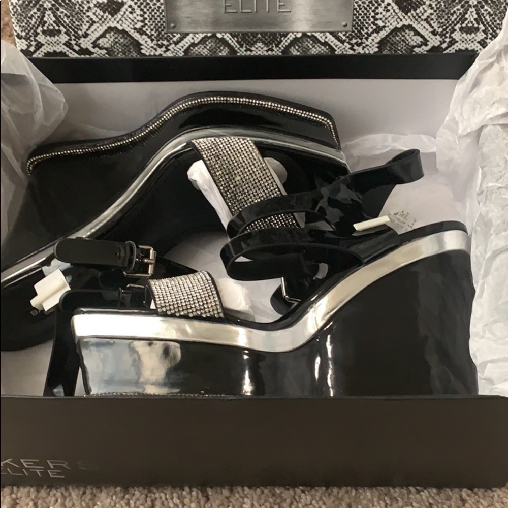 Shoe’s - Picture 3 of 6